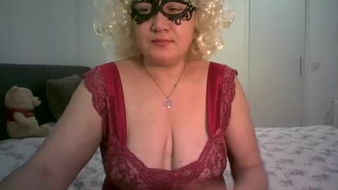 LindaXSmile online show from 2, 3, 2025