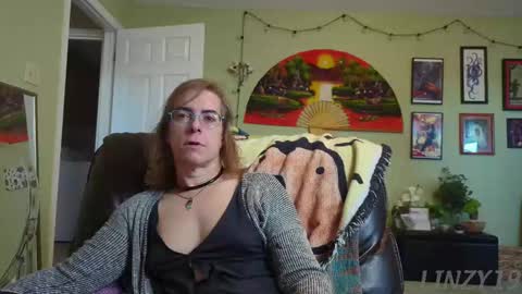 Linzy19 online show from 25, 9, 2025