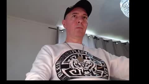 Snapshot of liolamb chatting on 8, 10, 2025 liolamb online show from 8, 10, 2025