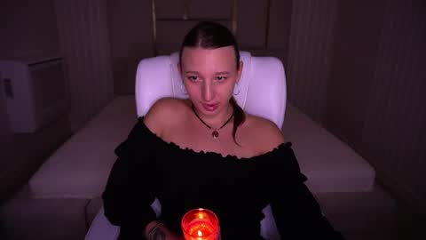 Snapshot of liorafox chatting on 26, 11, 2025 Lia online show from 26, 11, 2025