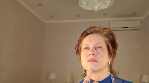 Liora Weiss online show from 29, 3, 2026