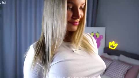 Snapshot of lipswithsmileonthem chatting on 23, 10, 2025 Amelia online show from 23, 10, 2025