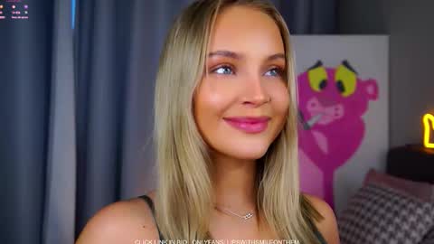 Snapshot of lipswithsmileonthem chatting on 2, 11, 2025 Amelia online show from 2, 11, 2025