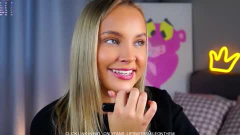 Snapshot of lipswithsmileonthem chatting on 7, 11, 2025 Amelia online show from 7, 11, 2025