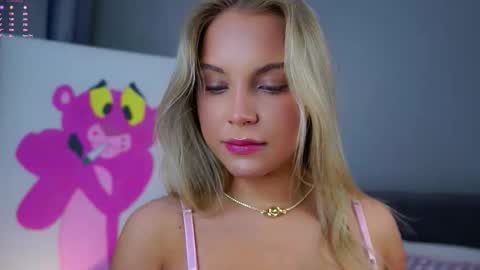 Snapshot of lipswithsmileonthem chatting on 29, 11, 2025 Amelia online show from 29, 11, 2025