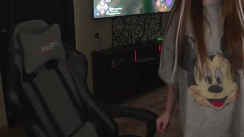 Snapshot of lis_silver chatting on 11, 11, 2025 Lisa online show from 11, 11, 2025