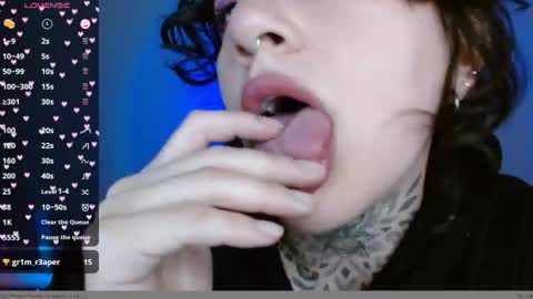 Snapshot of lisa_avila_ chatting on 4, 1, 2025 Lisa online show from 4, 1, 2025