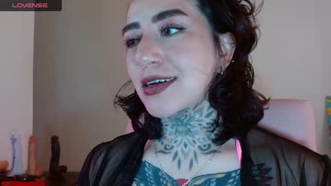 Snapshot of lisa_avila_ chatting on 5, 2, 2025 Lisa online show from 5, 2, 2025