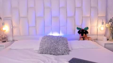 Lisa Baker online show from 20, 12, 2025