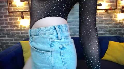 Lisa Caprice online show from 11, 10, 2025