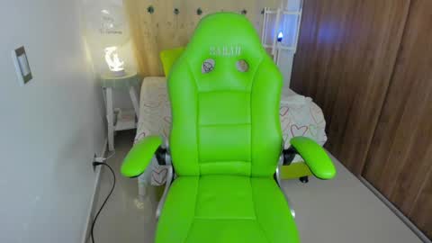 Snapshot of lisa_gerrard_ chatting on 27, 12, 2024 Lisa  online show from 27, 12, 2024