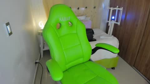 Snapshot of lisa_gerrard_ chatting on 19, 1, 2025 Lisa  online show from 19, 1, 2025