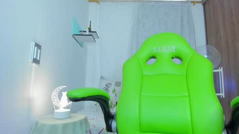 Snapshot of lisa_gerrard_ chatting on 5, 2, 2025 Lisa  online show from 5, 2, 2025