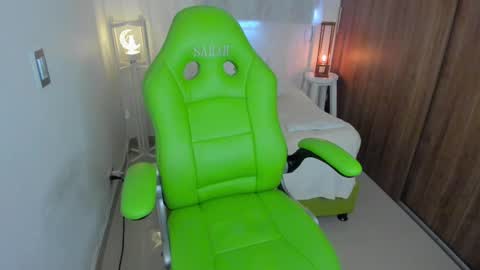 Snapshot of lisa_gerrard_ chatting on 8, 3, 2025 Lisa  online show from 8, 3, 2025