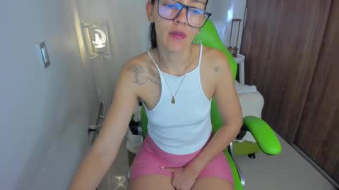 Snapshot of lisa_gerrard_ chatting on 10, 3, 2025 Lisa  online show from 10, 3, 2025