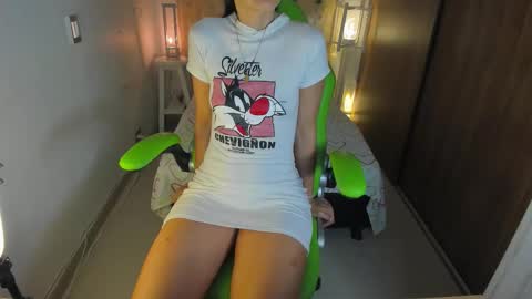 Snapshot of lisa_gerrard_ chatting on 17, 10, 2025 Lisa  online show from 17, 10, 2025