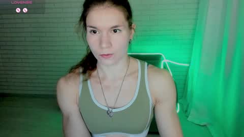 Snapshot of lisa_ree_ chatting on 5, 1, 2025 lisa online show from 5, 1, 2025