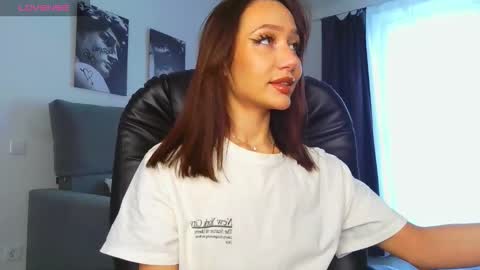 Snapshot of lisa_shultz chatting on 1, 2, 2026 Lisa online show from 1, 2, 2026