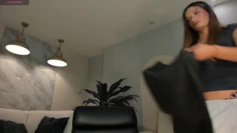 Snapshot of lisaflowersx chatting on 23, 3, 2026 Lisa Flowers online show from 23, 3, 2026