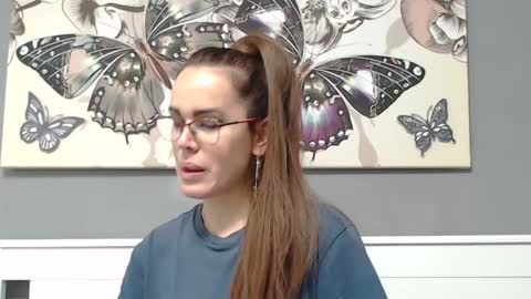 Lisa Grand online show from 3, 1, 2025