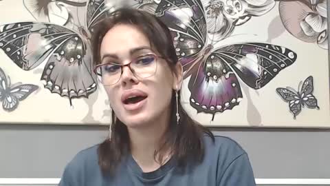 Lisa Grand online show from 6, 1, 2025