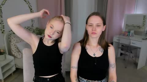 Lisa blonde  Alisa brunette online show from 4, 4, 2026