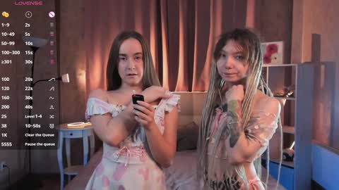 Hello our names are Kate and Alice this is our first day here. online show from 17, 1, 2025