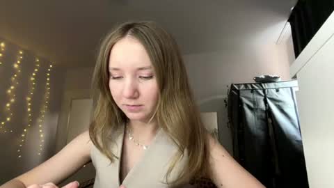 lisasmall online show from 10, 7, 2026
