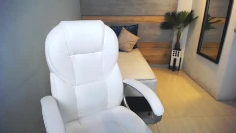 Liseth Fox online show from 10, 12, 2024