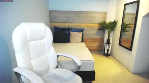 Liseth Fox online show from 7, 3, 2025