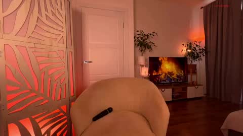 Snapshot of liss_n_gloss chatting on 17, 4, 2026 Lisa online show from 17, 4, 2026