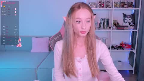 Snapshot of lissa__fox chatting on 15, 9, 2025 lissa online show from 15, 9, 2025