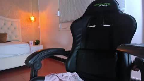 L I S S A  online show from 13, 2, 2025