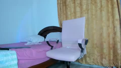 lissa_petitee online show from 16, 2, 2025