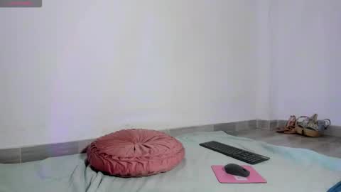 lissa_petitee online show from 15, 12, 2025