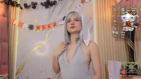 Snapshot of lissadupont chatting on 27, 10, 2025 LISSA DUPONT online show from 27, 10, 2025