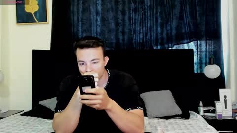 Natalia and alejandro online show from 19, 11, 2025