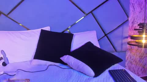 lisse_palmerr online show from 6, 3, 2025