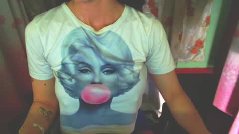 Snapshot of lisstaylor chatting on 4, 3, 2025 Liss online show from 4, 3, 2025