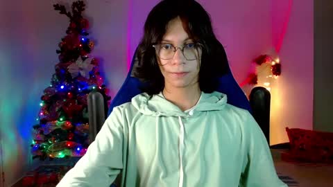 Snapshot of literateboy chatting on 18, 12, 2024 Literateboy online show from 18, 12, 2024