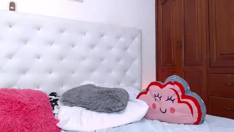 Snapshot of litleslut_ chatting on 8, 3, 2025 litleslut_ online show from 8, 3, 2025