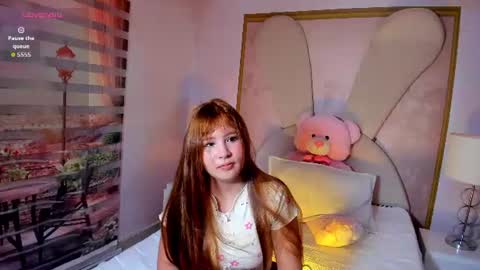 Snapshot of little__doll18 chatting on 23, 6, 2026 little__doll18 online show from 23, 6, 2026