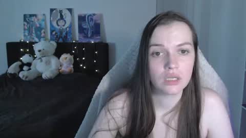 Snapshot of little__flowers chatting on 19, 6, 2026 little__flowers online show from 19, 6, 2026