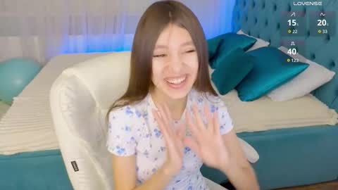 Snapshot of little__lunaa chatting on 17, 2, 2026 online show from 17, 2, 2026