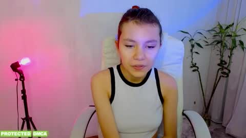 Snapshot of little__lunaa chatting on 25, 2, 2026 online show from 25, 2, 2026
