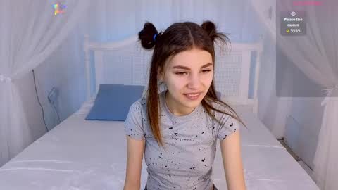 Snapshot of little__lunaa chatting on 7, 4, 2026 online show from 7, 4, 2026
