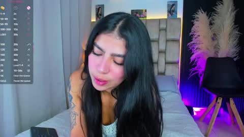 Sophie ---- connected from 1400 to 2100 Colombia time online show from 8, 6, 2026
