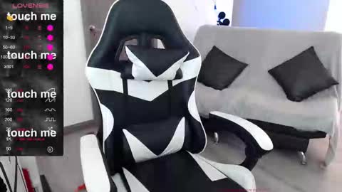 Amelie  online show from 25, 11, 2025