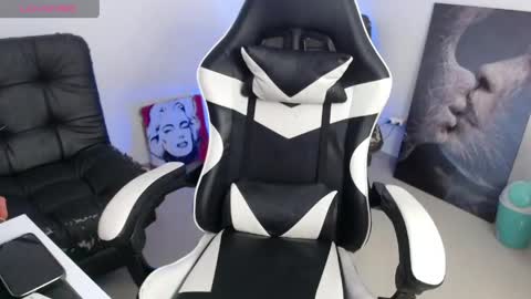 Amelie  online show from 15, 5, 2026