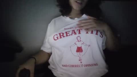 Snapshot of little_anef chatting on 6, 1, 2025 little_anef online show from 6, 1, 2025